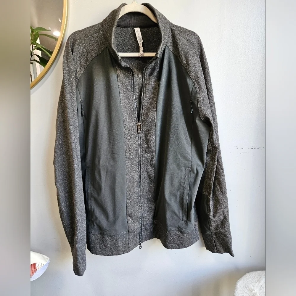 Lululemon Athletica Mens Tactic Jacket Size XXL Color Gray